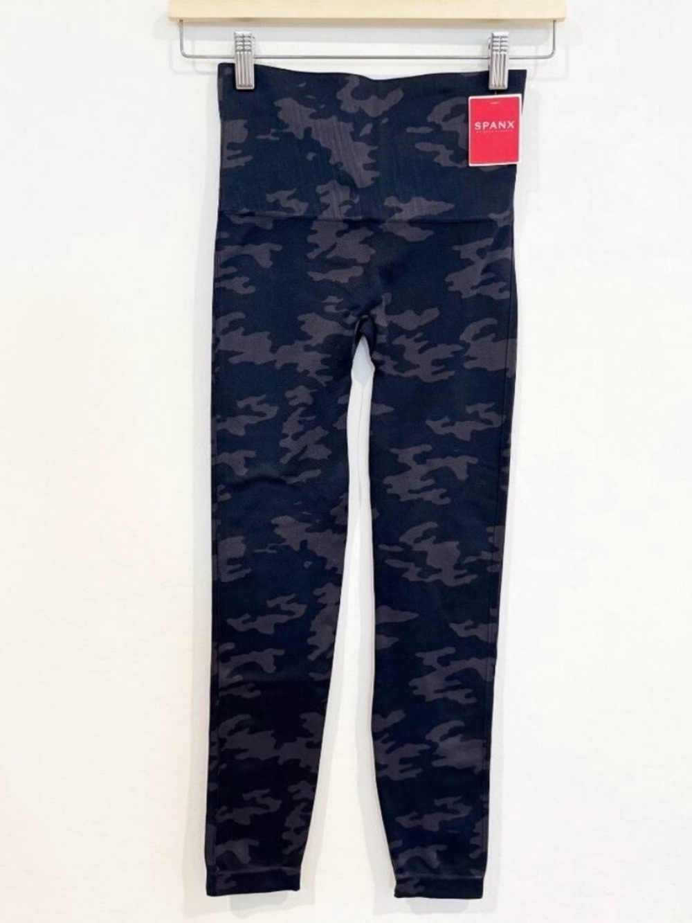 NWT Spanx Look At Me Now High Rise Seamless Leggings Black Camo Pants New Small